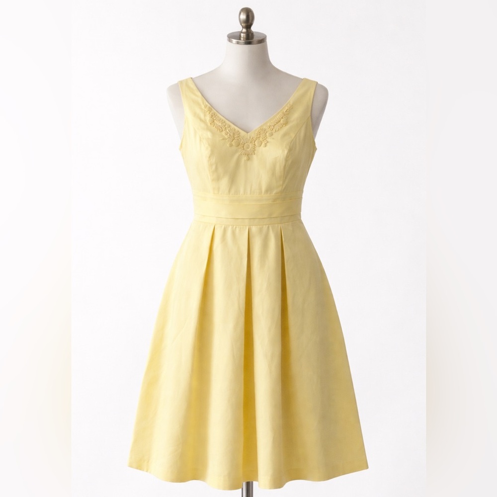 David’s Bridal Women’s Dress Size 10 Pre-owned